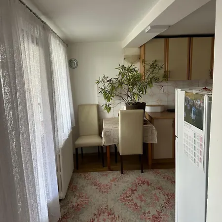 Old Town Apartment *