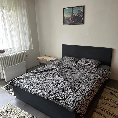 Old Town Apartment *